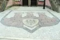 Z kostki brukowej ułożono herb Bolesławca