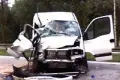 Мікроавтобус врізався в цистерну — двоє людей постраждали