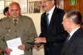 Starosta i wicestarosta z Odznakami Pamiątkowymi WKU
