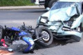 Zderzenie auta z motocyklem &ndash; 2 osoby ranne