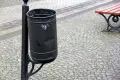 Wyładował złość na śmietnikach w centrum miasta