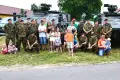 Holenderscy i niemieccy żołnierze na festynie w Trzebieniu
