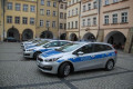 Symboliczne przekazanie radiowoz&oacute;w na placu Ratuszowym. Wartość pojazd&oacute;w to blisko 500 tys. zł