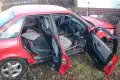 Kierowca Audi zdewastował latarnię i wpadł na posesję