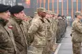 Nudne przywitanie Amerykanów, dwóch żołnierzy już zemdlało