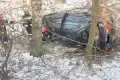 Renault wypadł z drogi i wpadł do rowu. Sprawca z 250-zł mandatem