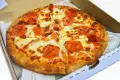 Pobili i okradli dostawcę pizzy. 20-latek tymczasowo aresztowany