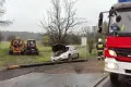 Wypadek w Kozłowie: osobówka ścięła słup