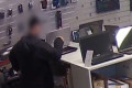 Zobacz, jak złodziej bezczelnie kradnie laptopa. Został już złapany!