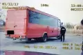 Zabrała na pokład o 10 osób więcej, niż mogła. Kierująca autobusem straciła prawo jazdy