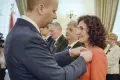Prezes Ceramiki Artystycznej Helena Smoleńska odznaczona przez wojewodę