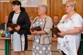 Przedstawicielki wiosek tematycznych z dyplomami od starosty