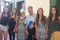 Uczniowie „Handlówki” na dyktandzie z prof. Miodkiem
