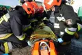 Pożar odpadów i pracownik pod 1,5-t ciężarem. Ćwiczenia koło Osłej
