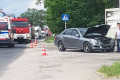 Czołowe zderzenie mercedesa i forda w Łące. Jedna osoba poszkodowana
