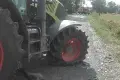 Ciągnik uderzył w osobówkę. 34-latek trafił do szpitala