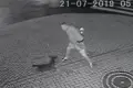 Kręglem uszkodził elewację, powodując 60-tys. straty. Poznajesz wandala?