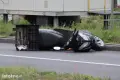 Zderzenie BMW z motorowerem. Motorowerzysta trafił do szpitala