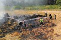 Pożar beli słomy na polu w gminie Gromadka