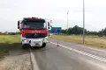 Strażacy zabezpieczali drogę wojewódzką 297