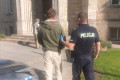 Z premedytacją uszkodził drzwi i dwa auta. Wandal-recydywista aresztowany