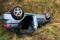 Auto dachowało koło Dino w Wykrotach
