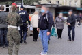 Pandemia: wsp&oacute;lne patrole policji i żandarmerii w Bolesławcu