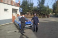 Nowogrodzieccy policjanci z nowym radiowozem