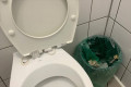 Czytelnik o zamkniętej toalecie w lokalu w okolicach rynku: &bdquo;Powinna być czynna&rdquo;. Co na to sanepid?