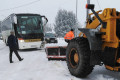 Autobus zderzył się z pługiem do śniegu