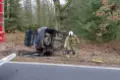 Dachowanie auta na drodze między Dobrą a Kliczkowem