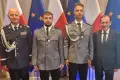 Policjanci uhonorowani przez ministra. Z płonącego budynku ewakuowali starsze małżeństwo