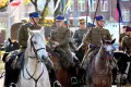 Parada ułanów i dam dworu podczas obchodów Dnia Niepodległości