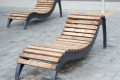 Idealne meble wypoczynkowe na miejskie skwery &ndash; leżaki, leżanki i hamaki