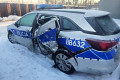 Jest zarzut dla kierowcy, kt&oacute;ry po pijanemu uderzył w policyjny radiow&oacute;z