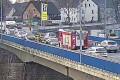 Zderzenie aut na moście. Duże utrudnienia w ruchu