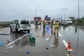 Wypadek na A4. Peugeot wjechał w bariery
