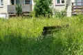 Zarośnięty plac zabaw i niedostępne ławki. „Trawa sięga kolan, dzieci nie mają gdzie się bawić”