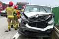 Зіткнення на автомагістралі A4. Фургон зіткнувся з легковим автомобілем