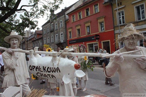 Gliniana opałkowa chata