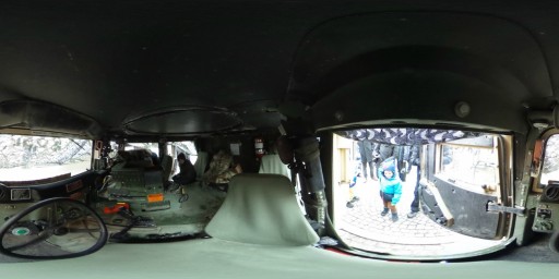 Wnętrze pojazdu wojskowego