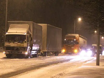 Samochody cieżarowe na al. Tysiąclecia