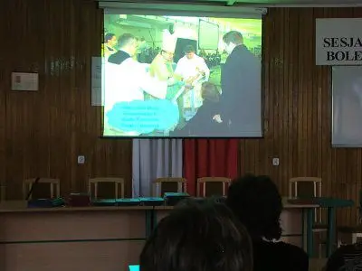 Prezentacja zdjęć z VII Spotkania Opłatkowego Osób Niepełnosprawnych