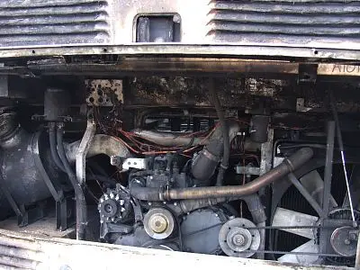 Nadpalony silnik autobusu