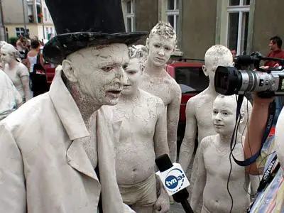 Bogusław Nowak udziela wywiadu dziennikarzowi TVN24