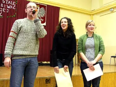 W środku Kamila Osuch - zwyciężczyni konkursu piosenki
