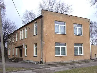 Budynek Gimnazjum w Wykrotach