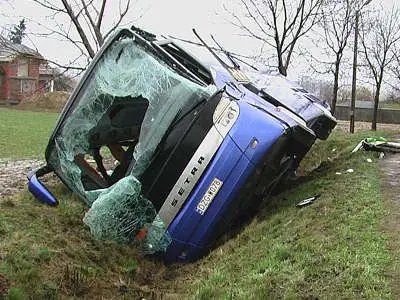 Autobusem jechała niemiecka młodzież, pięć osób zostało rannych