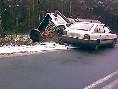 Piaskarka w rowie