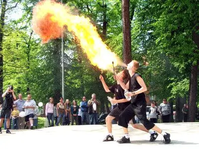 Występ Grupy Tancerzy Ognia "Chimera"